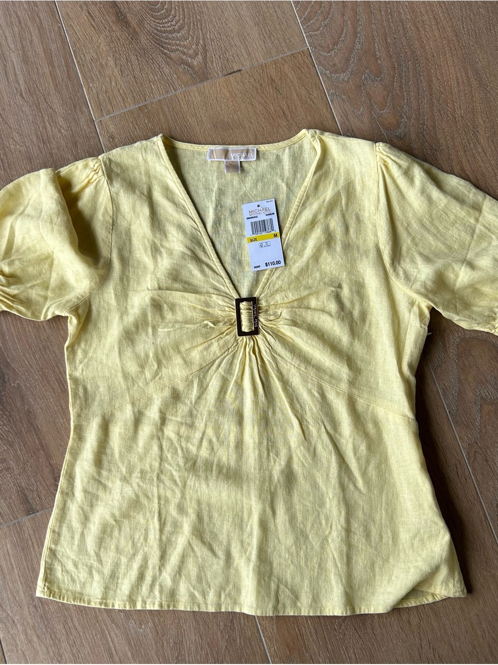 Michael Kors Pale Yellow V-Neck Short Sleeve Top with Front Buckle 55% line